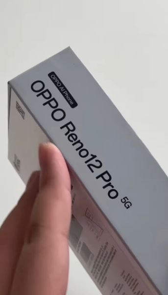 Европейская экология: распаковка глобалки OPPO Reno 12 Pro на фото