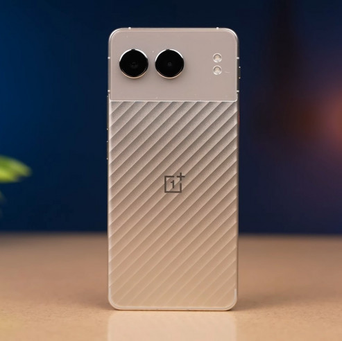 Металлический OnePlus Nord 4 во всех цветах красуется на живых фото